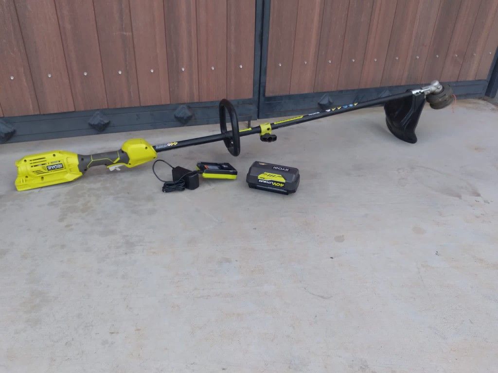 WEED EATER RYOBI 40V BATTERY AND CHARGER INCLUDED