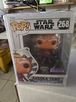 Funko Pop Star Wars Ahsoka tano #268 diamond  collection  Universe Exclusive protector