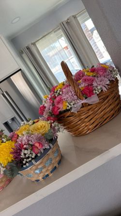 Floral Basket/Arrangements