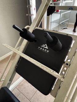 Leg press/squat machine