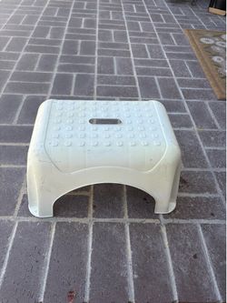Step stool sturdy