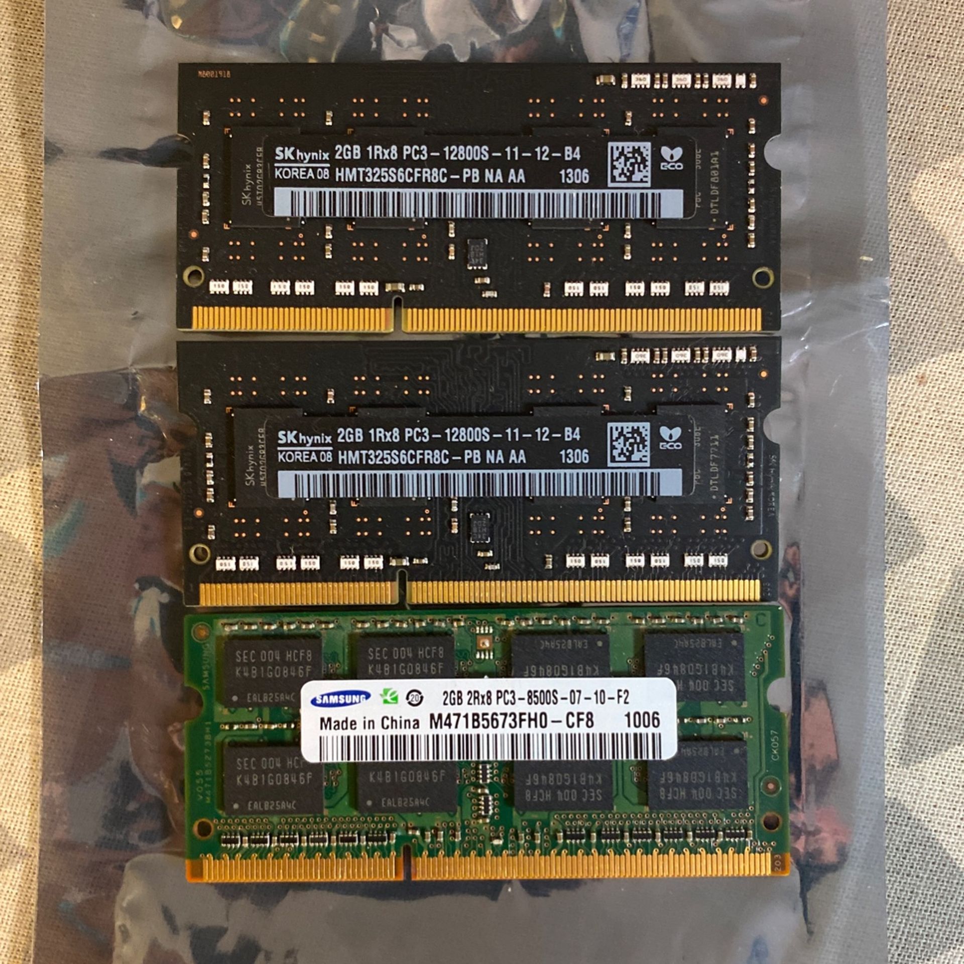 DDR3 2GB PC3-10600 SO-DIMM Macbook Ram