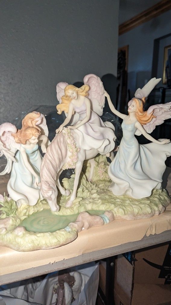Seraphim Classics Angels by Roman, Inc
Calm reflection # 67632 hand signed by Gaylord #221 of 1000 pieces
