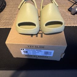 Yeezy Slide 5k
