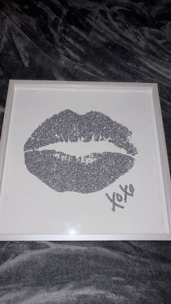 18x18  Sparkly silver lips