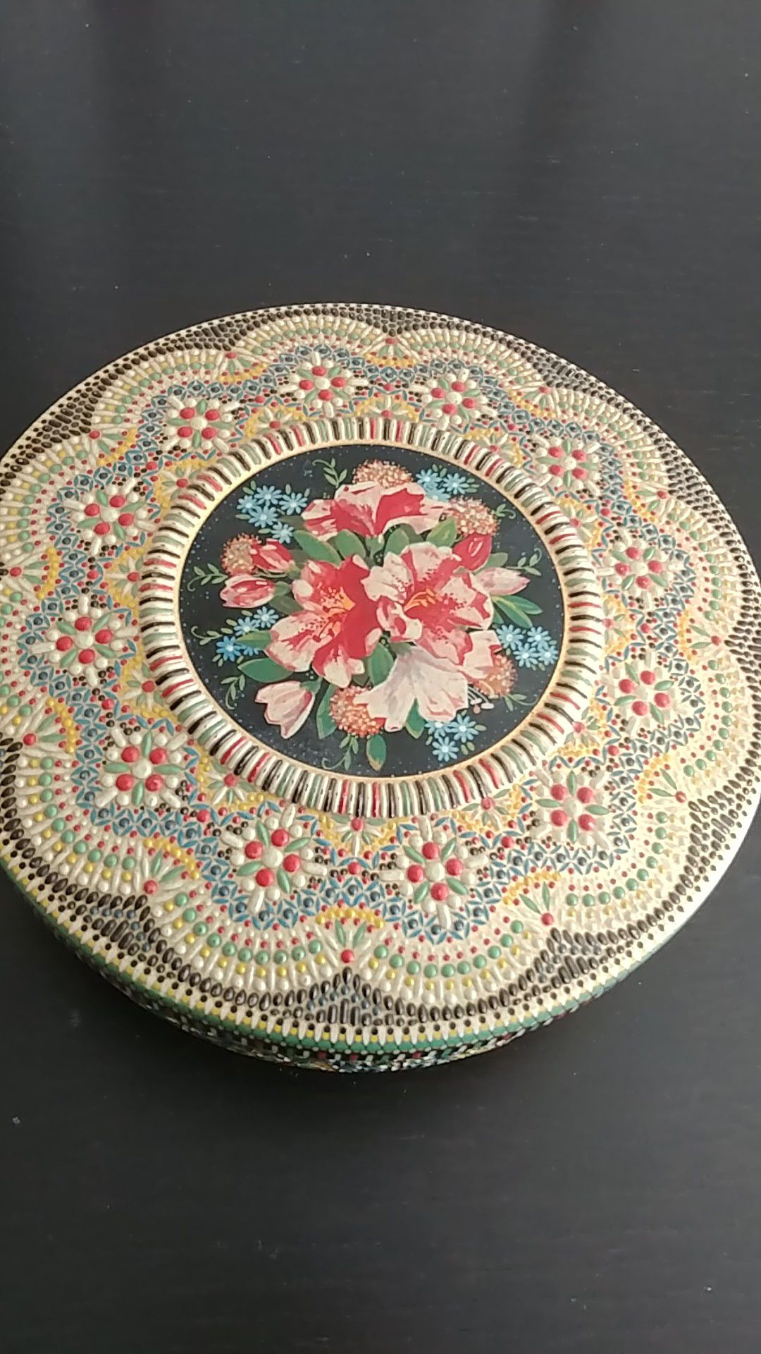 Vintage Decorative Tin with lid - made in Holland