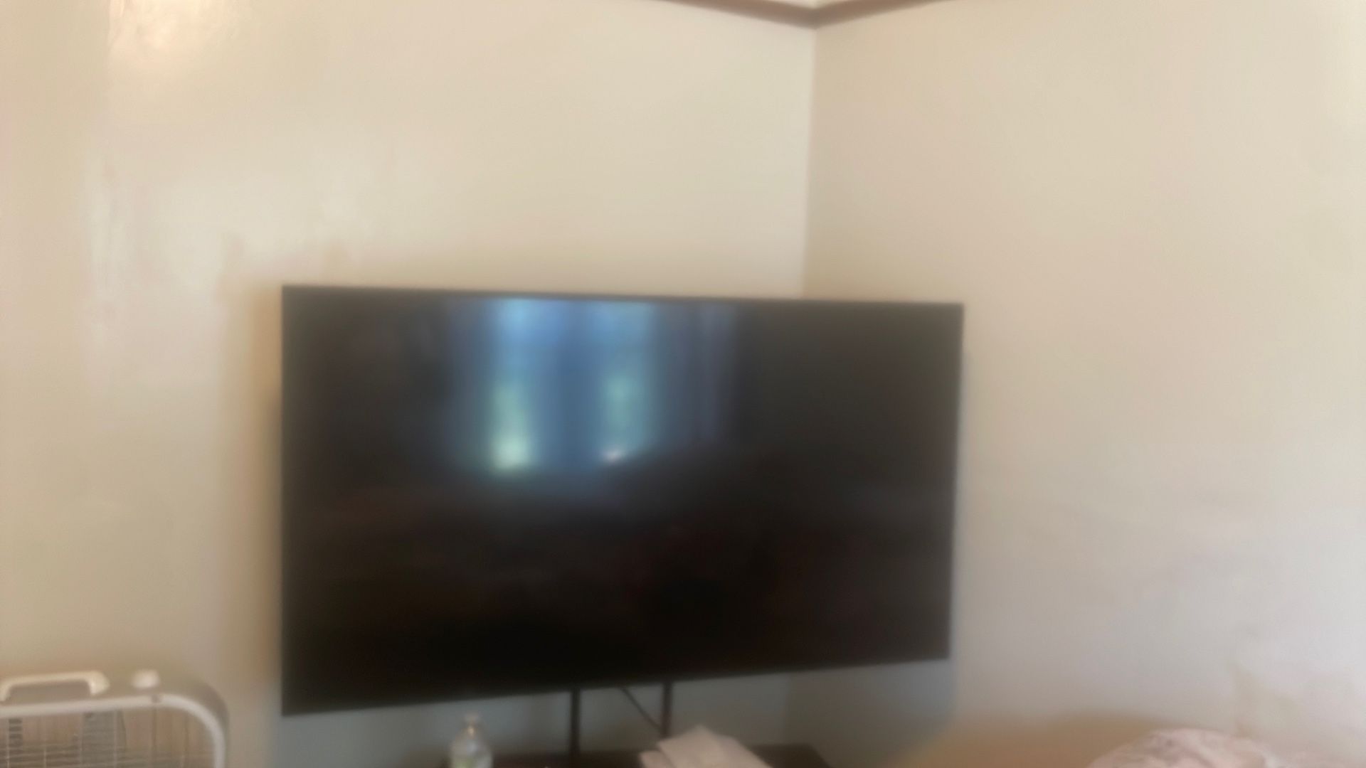 55 Inch Samsung Tv Smart Tv In Good Condition And Thing It Doesn’t Have Legs For Tv