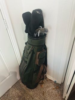 Wilson Women’s Complete Golf Club Set w/ Carry Bag & Head Covers