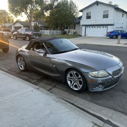 BMW Z4 3.0i 2005 (Clean Title)
