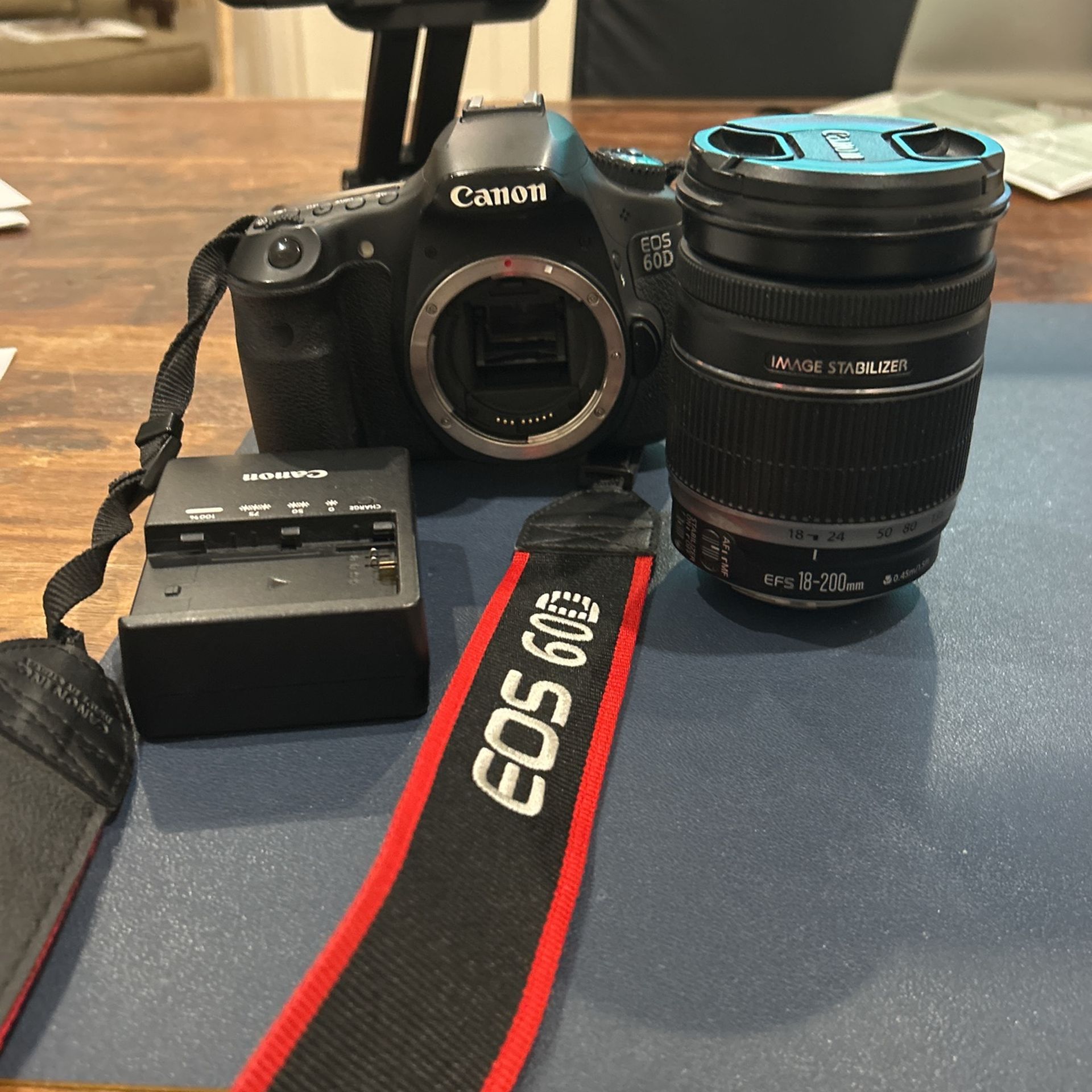 Canon EOS 60D With Canon EF-S 18-200mm f/3.5-5.6 IS Lens