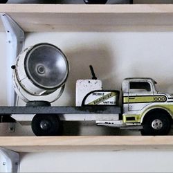Marx Mobile Searchlight Unit Toy Truck 