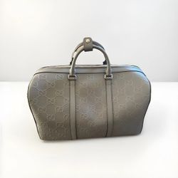 New Authentic Gucci GG Supreme Embossed Logo Duffle Travel Bag Gray