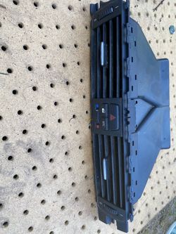 Core Compatibility Model Range: The same center and side vent designs are generally used for the Sedan (E90), Wagon (E91), Coupe (E92), and Convertibl