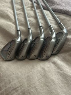 Women’s lefty golf clubs and putter
