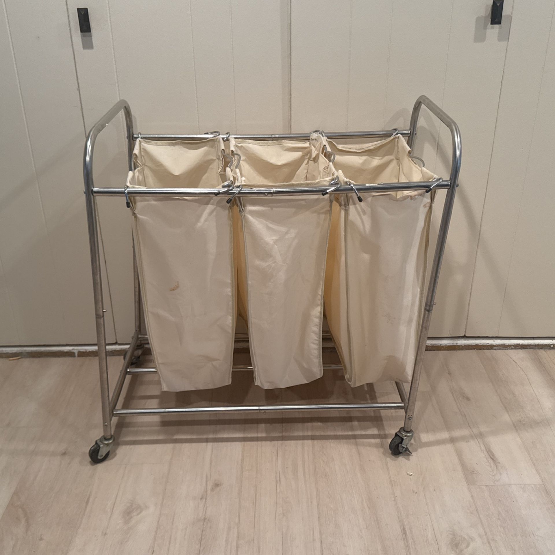 Laundry cart