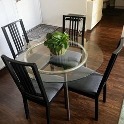 Round Dinning Table 