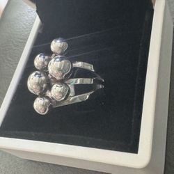 Hob Modernist Mexico Ring Size 7 925 Sterling Silver Ball Bead Ring, Large Hammered Band Cluster Ring In great condition  9.33 grams