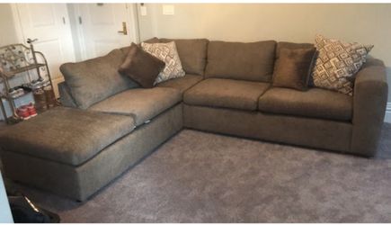 Jordan sectional Ebern Designs