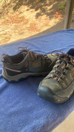 Hikers ! Keen hiking shoes in great shape . Deal !