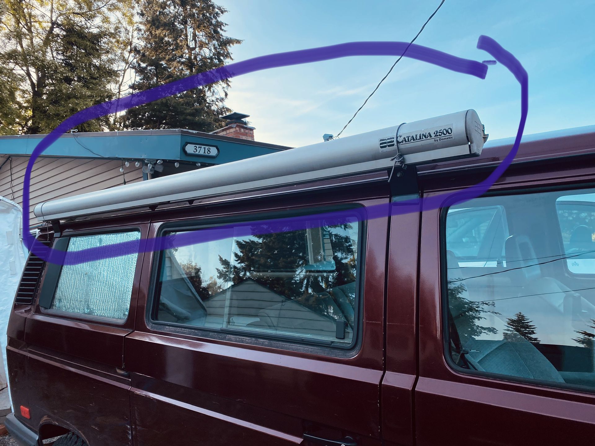 Catalina 2500 awning ( van not for sale)