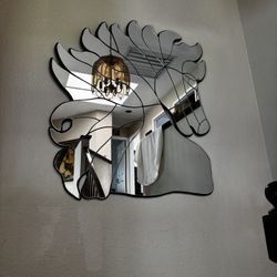 Mirror-horse Shape