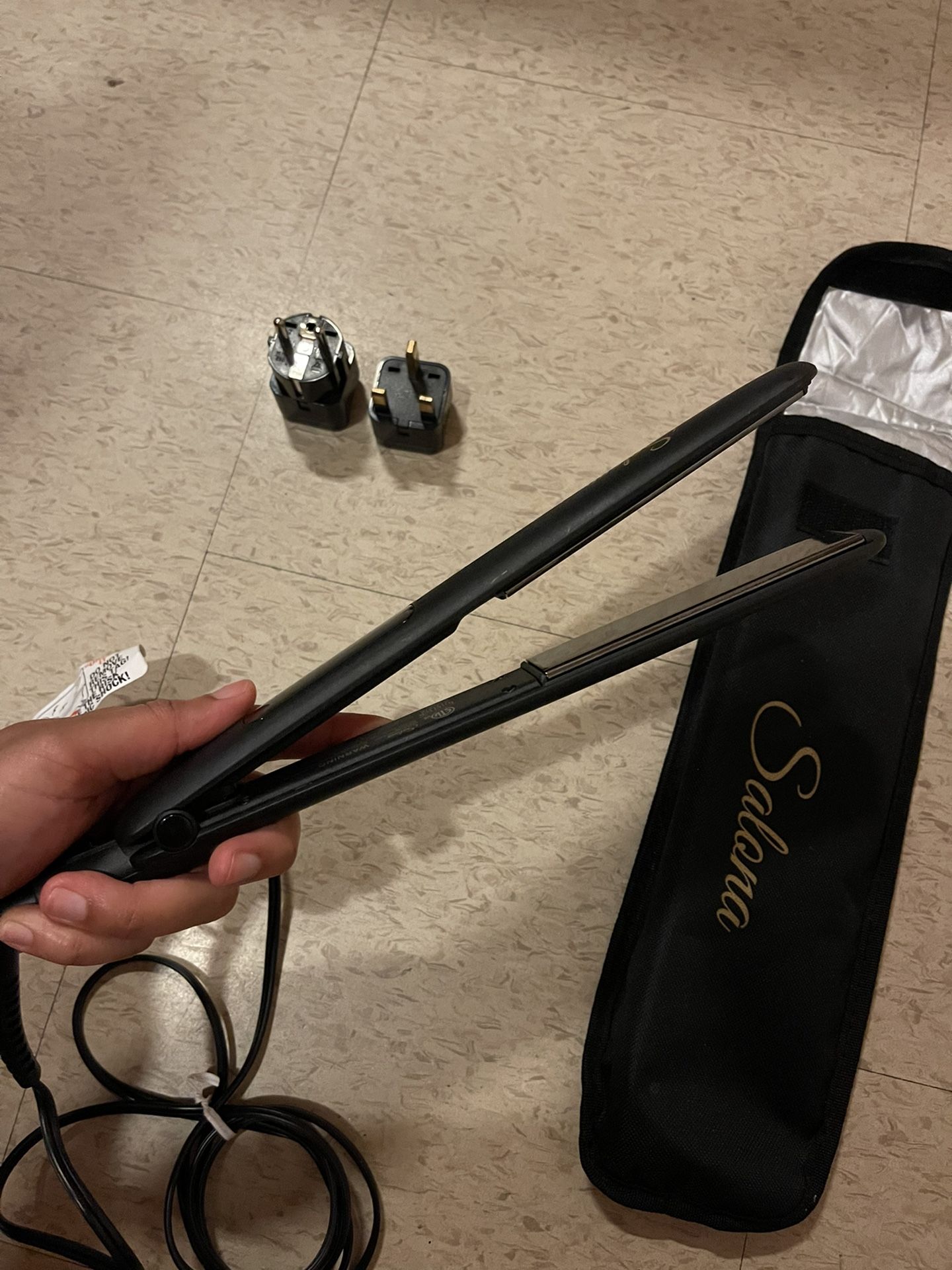 Salon Hair Straightener (With pouch and converters)