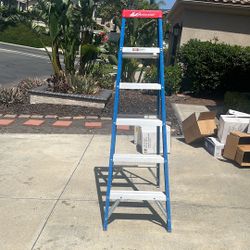 Fiberglass Step Ladder 6 Foot