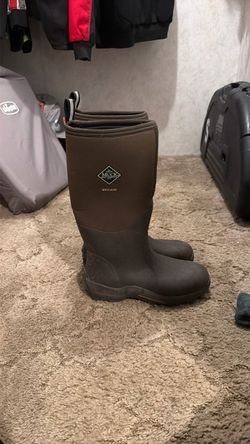 Wetland muck boots