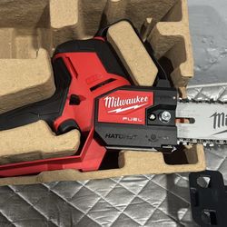 Milwaukee Fuel M18  Chain Saw 8”