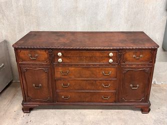Vintage Bernhardt Furniture Co. Buffet / Sideboard / Credenza