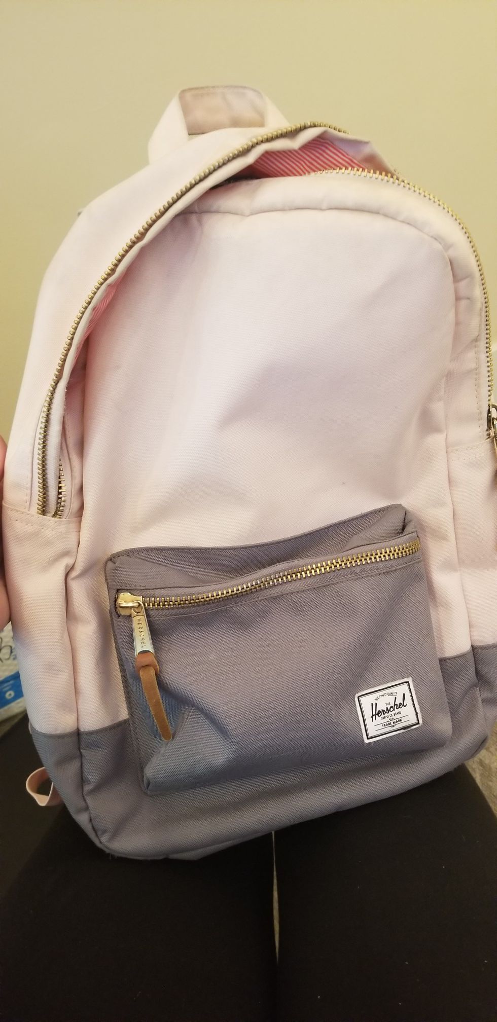 Pink and gray Herschel backpack for Sale in Bothell, WA - OfferUp