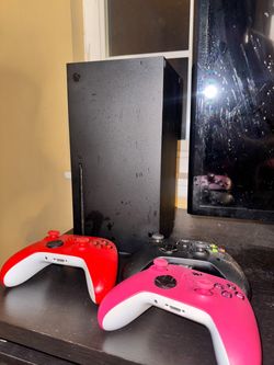 Xbox Series X  1 tb Console with Three Controllers