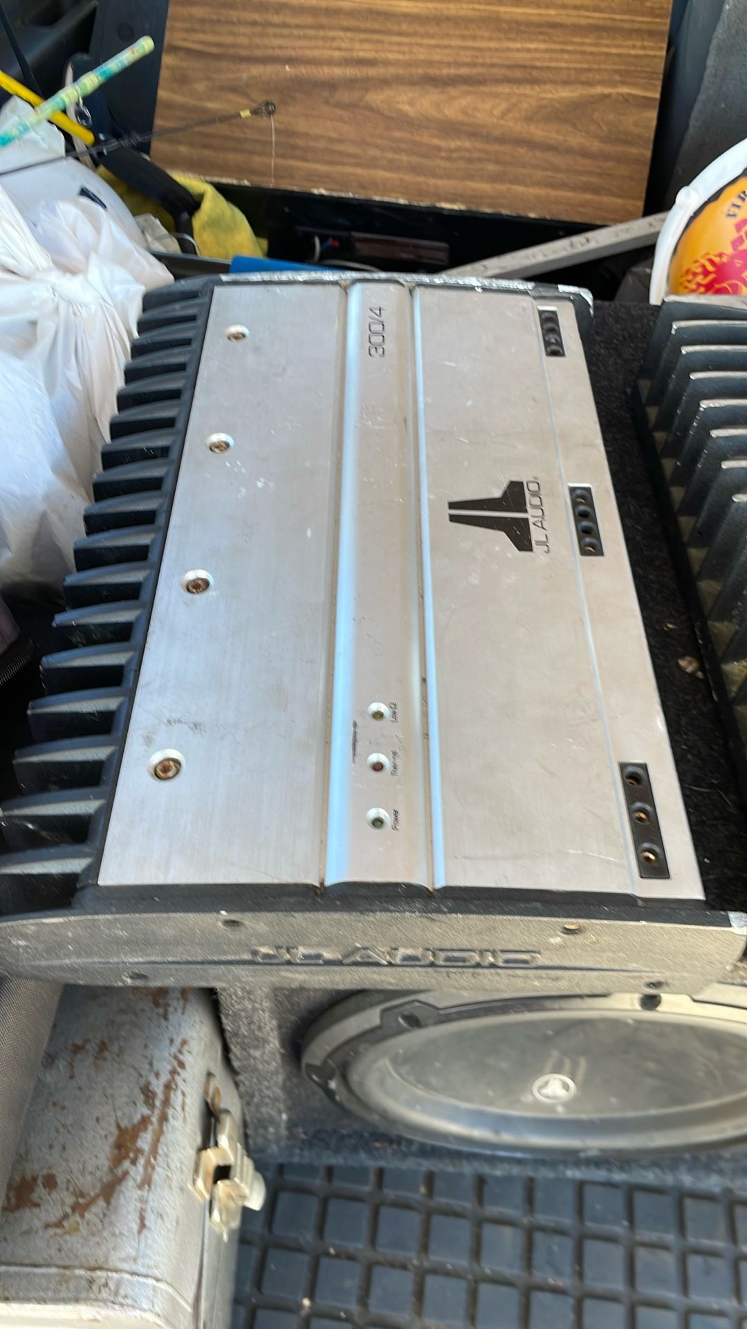 Jl Audio 300/4 Amp And Rockford Fosgate 800a4 