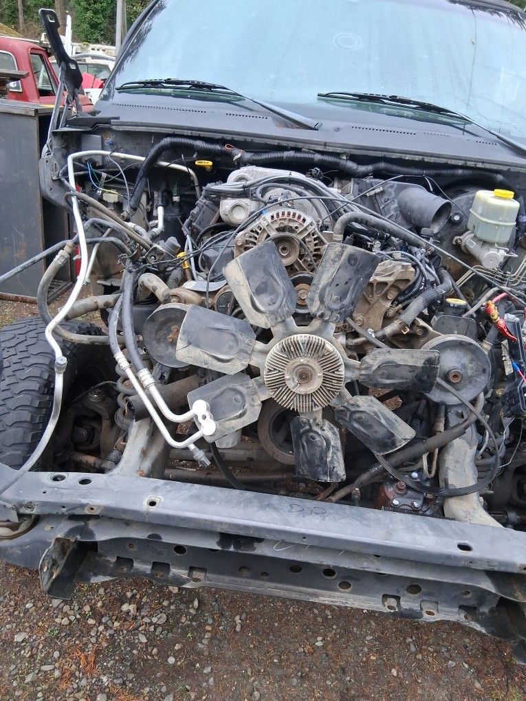 2002  V 10. Complete