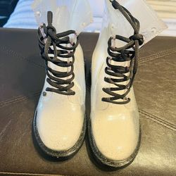 G SIX WOMENS GINNY SILVER GLITTER BOOT