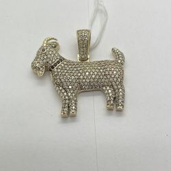 PENDANT 10KT YELLOW GOLD, 19.4 GRAMS, SOLID, NATURAL DIAMONDS. (NEGOTIABLE - NEGOCIABLE) 