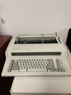 IBM Wheelwriter 1000 Type Writer