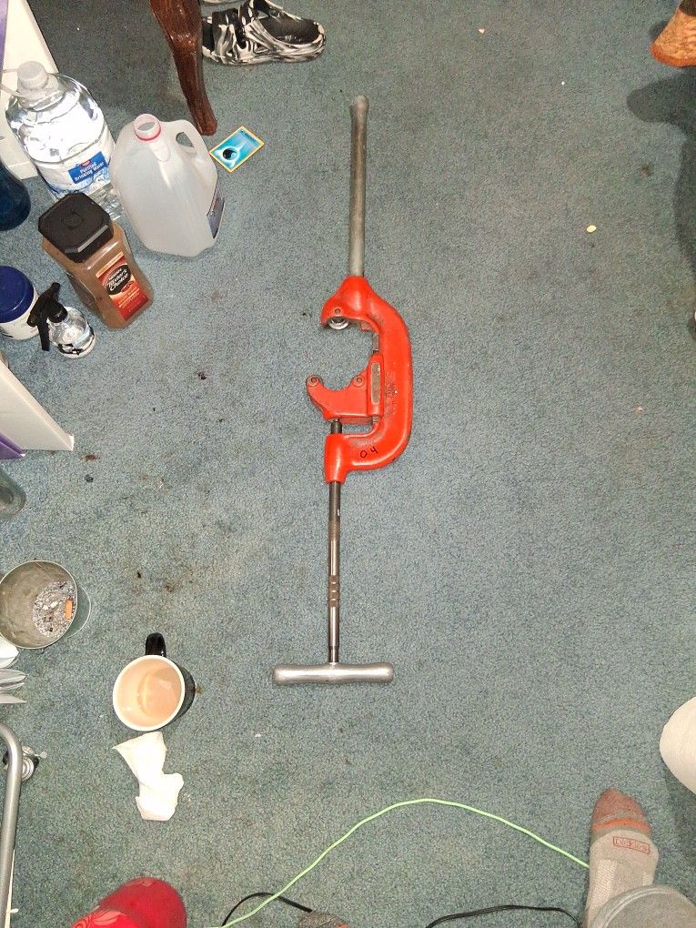 Rigged Pipe Cutter