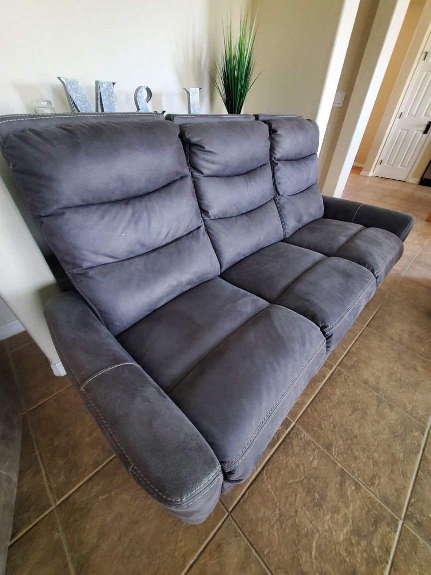 Malia Power reclining loveseat and sofa with USB