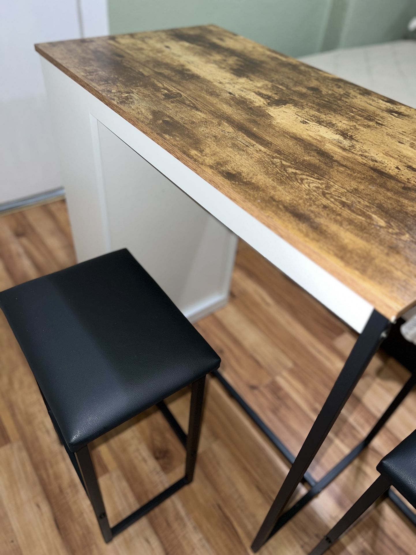 2 Persons Table
