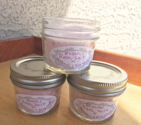 Essential oil bath salts