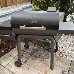 Feasto 30" Charcoal Grill with Offset Smoker