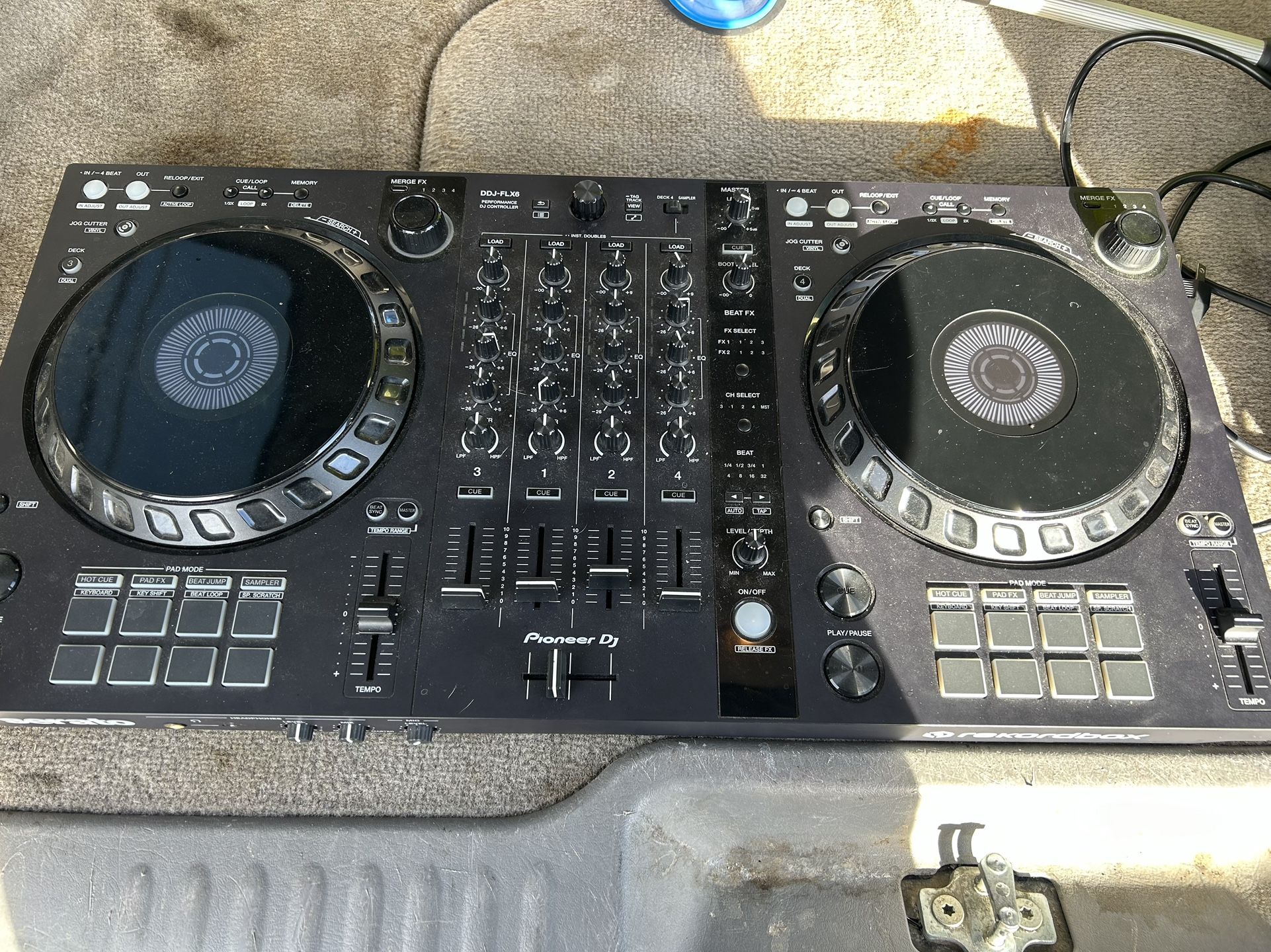 Pioneer DJ DDJ-FLX6 And JBL Pro Speakers.