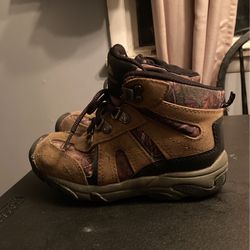 Ozark Trail Size 1 Youth Boots