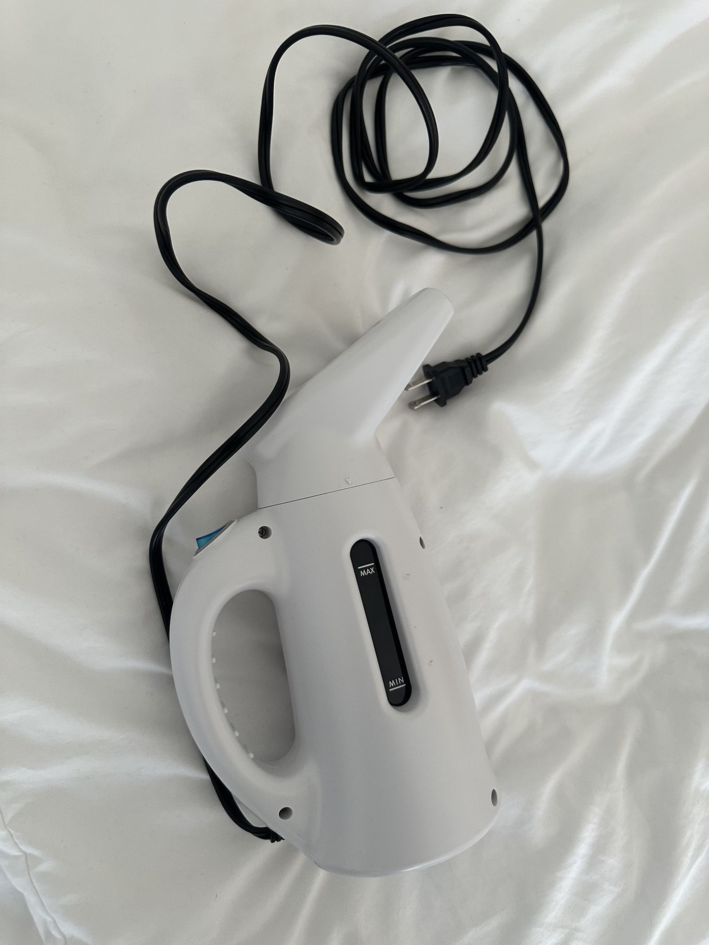 Handheld steamer