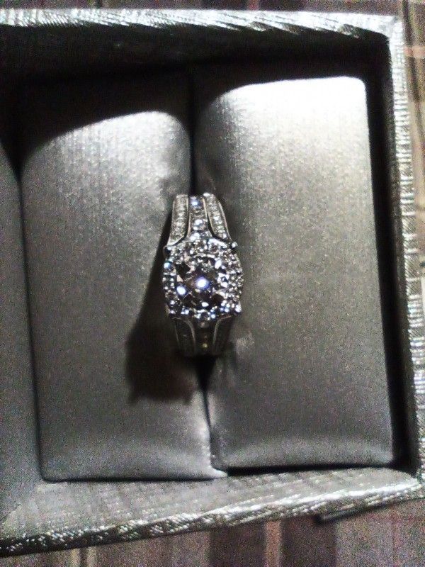Engagement Ring White Gold Diamonds