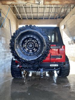 Hitch Mount Tire Carrier