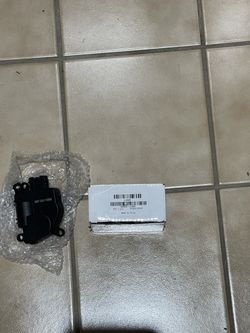2005 to 2007 Chrysler 300 HVAC heater air blend door actuator