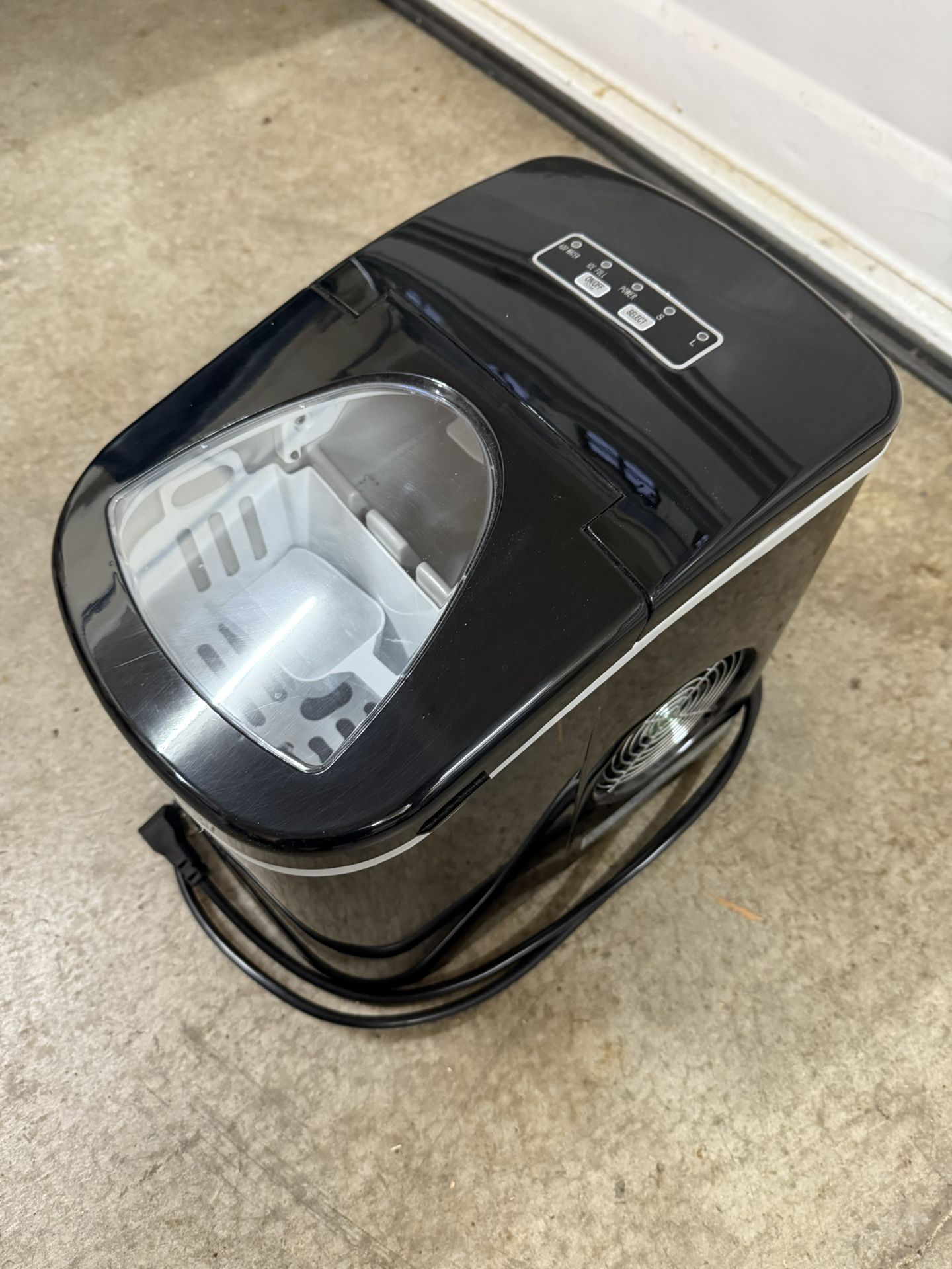 Frigidaire Icemaker