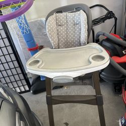 Highchair 2 In 1 Convert To Booster